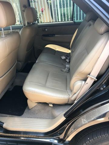 Toyota SW4 SRD 4D 4X4 3.0 TDI Diesel Automática - Foto 3