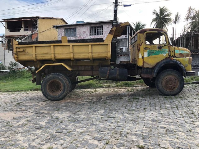 CAÇAMBA MERCEDEZ 1113 1970