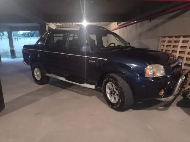 Vendo linda  frontier MWM 2.8 4x4  , 4 pneus zero , pouco rodada.