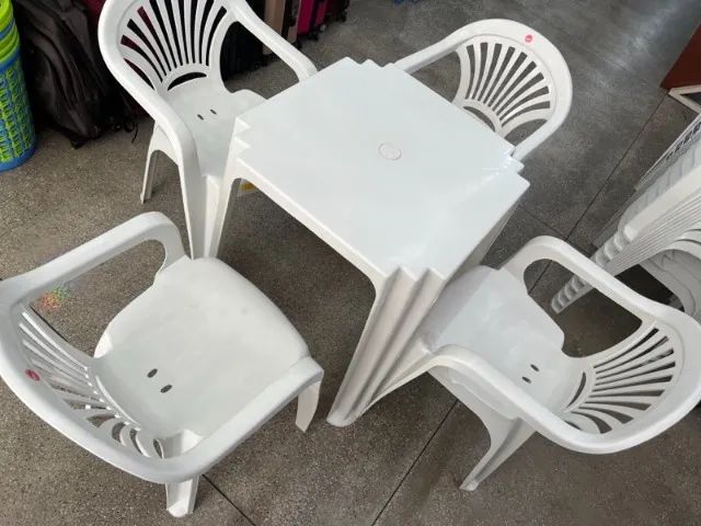 Jogo de mesa cadeira com braço branca nova pra lanchonete partir de 181 R$ cada