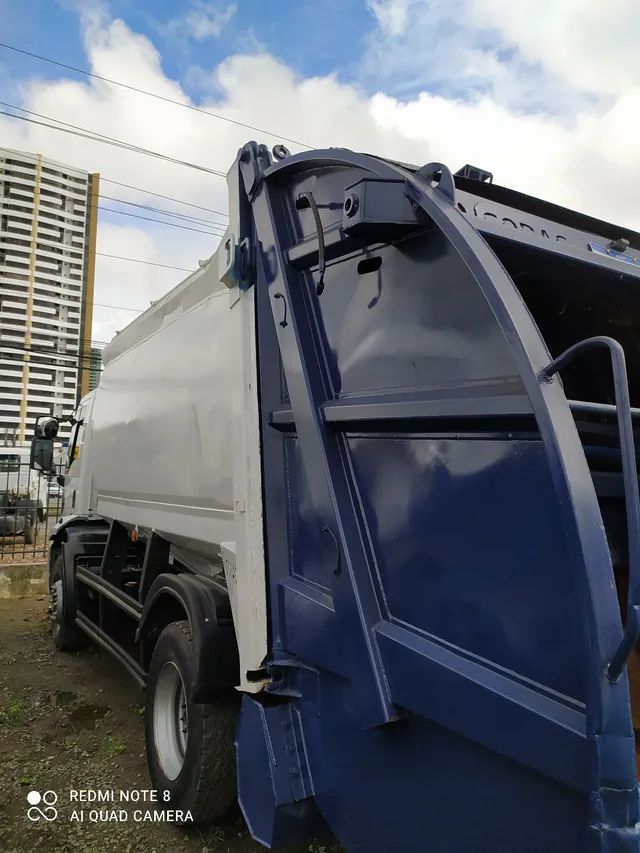 Cargo-1723/ ano 2013/ compactador de lixo/ reformado/ oportunidade 