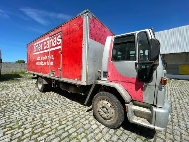 Caminhão Ford Cargo 1217 - Carroceria Fechada