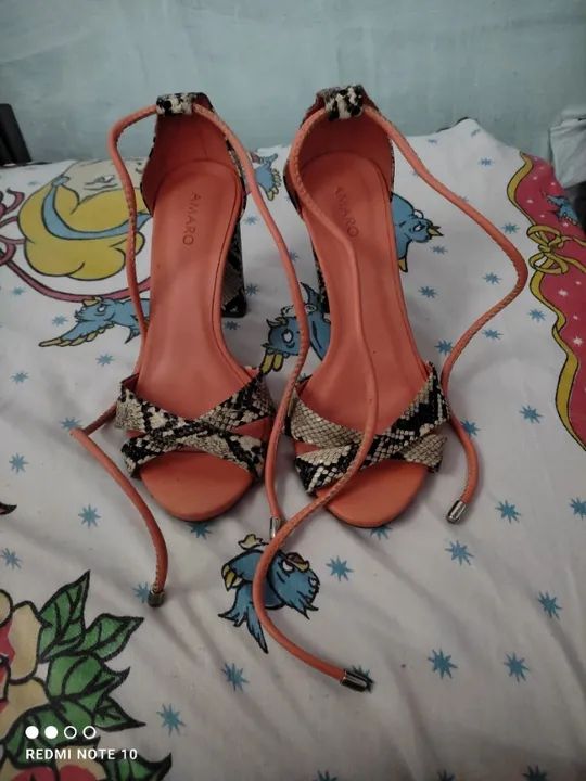 Vendo sandália AMARO