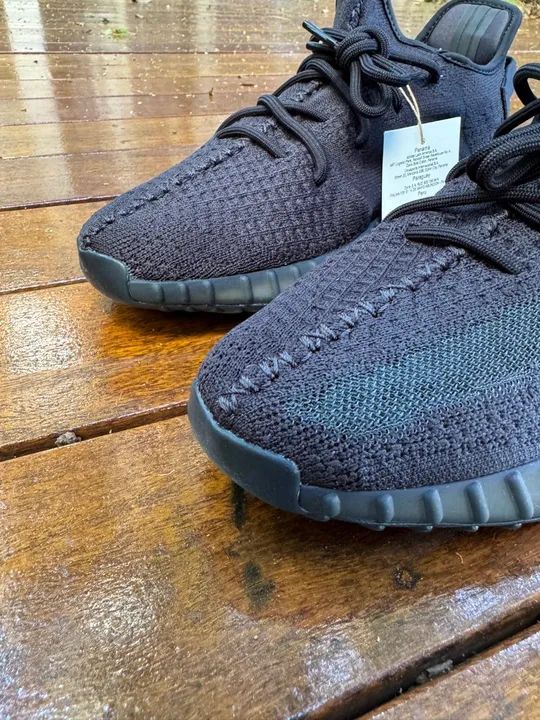 Tênis Adidas Yeezy 350 v2 Onyx/ 35BR Calçados Vila Mascote