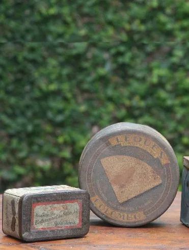 2 latas antigas confeitaria Colombo e C. Lopes SA - Foto 2