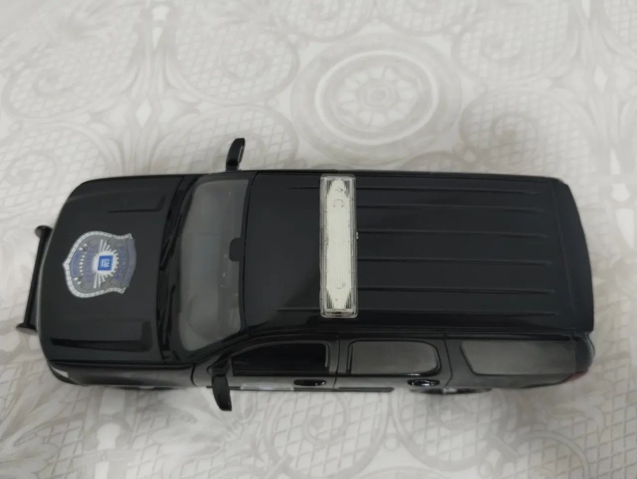 Miniatura Chevrolet Tahoe police polícia welly 1/24-1/27 - Foto 6