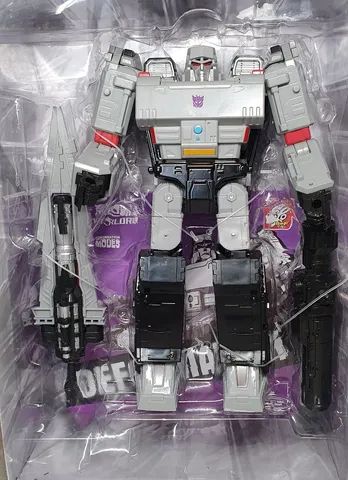 Megatron geração 1 novo na caixa transformers  - Foto 3