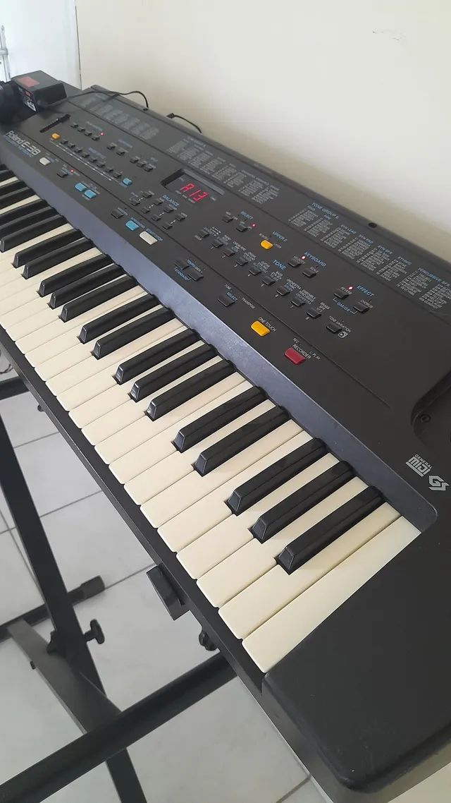 Teclado Arranjador Roland E-38 - Instrumentos musicais - Boehmerwald ...