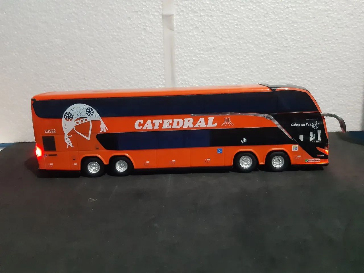 Ônibus de Brinquedo Catedral - Escala 1:43 - Foto 4