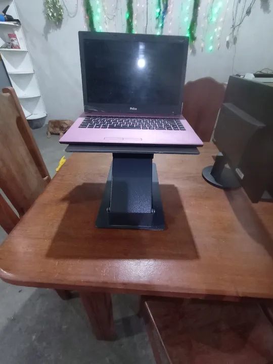 Vende-se suporte em metal com ajuste de altura e com rotação para monitor e Notebooks 150. - Foto 6