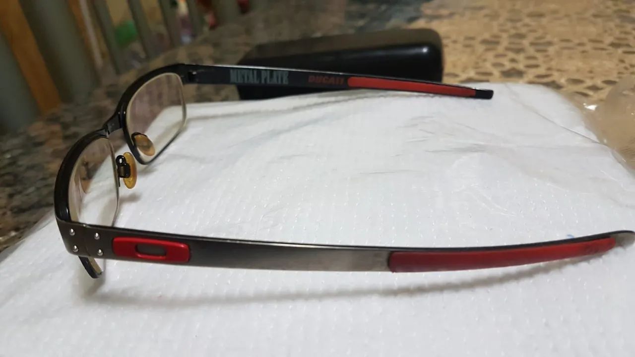 Armação oakley metal  - Foto 3