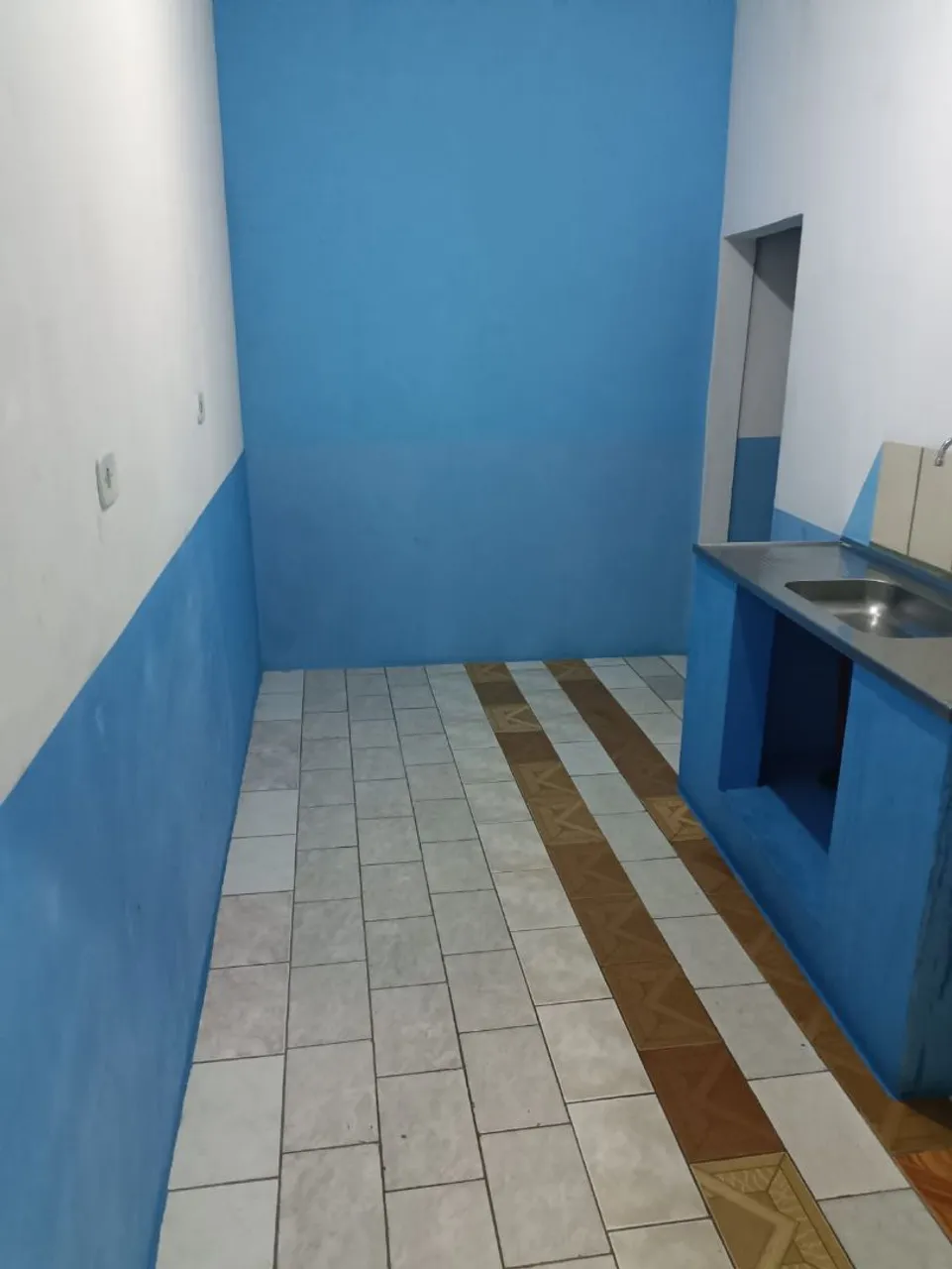 Alugo quarto e cozinha na vila Zatt com quintal coberto