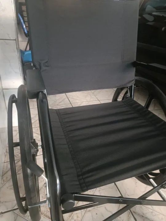 Cadeira de Rodas NOVA! - Foto 4
