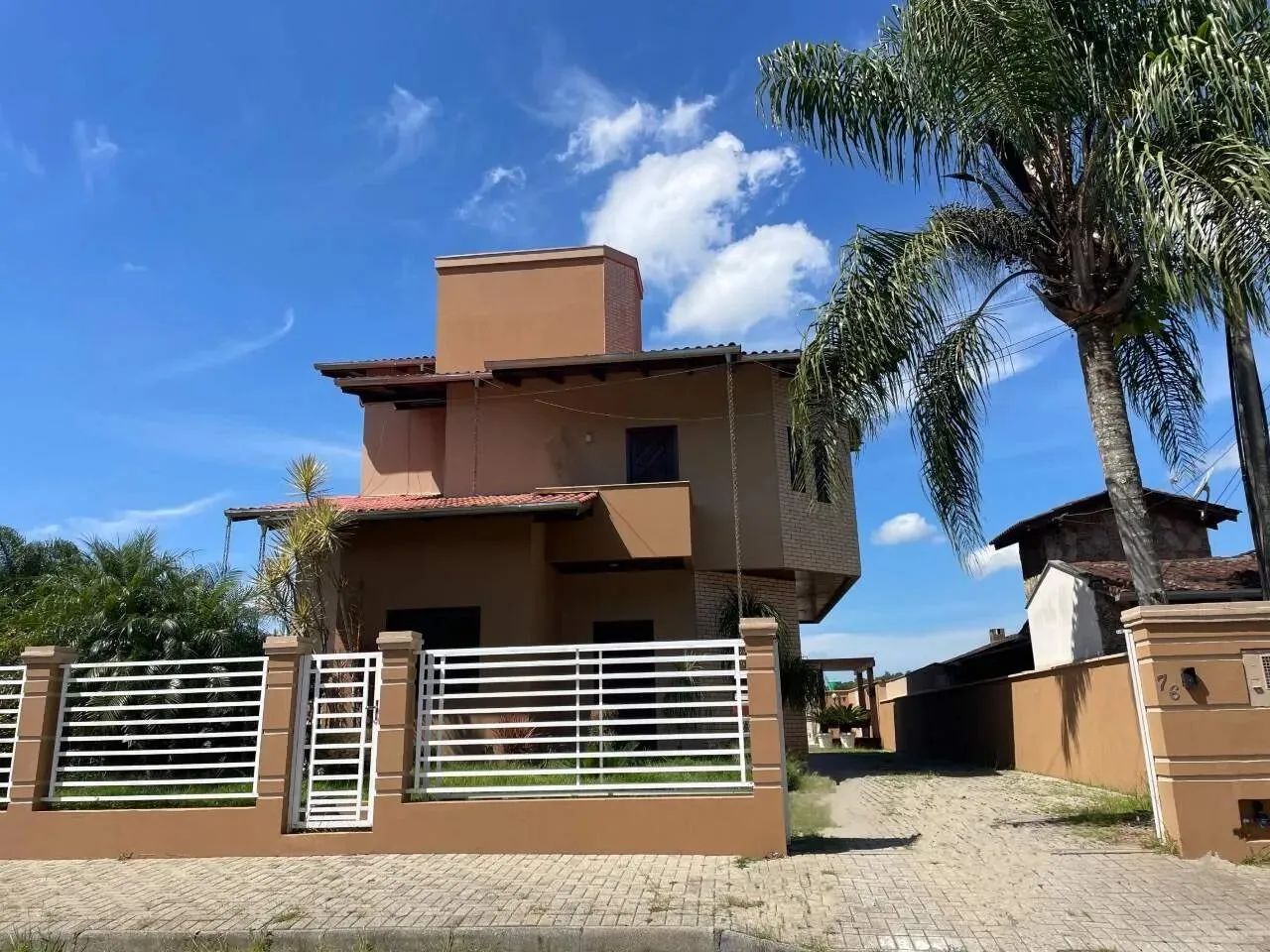 Casa ampla, com 3 suítes, sendo uma delas master com closet, no bairro Jardim Maluche - Foto 2