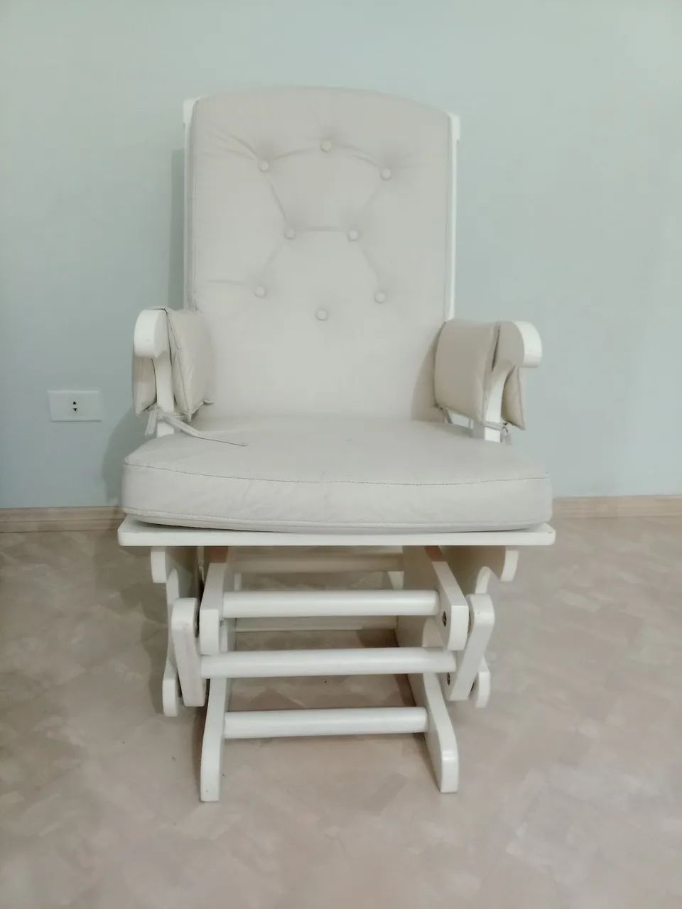 Poltrona de Amamentação/Balanço Branca