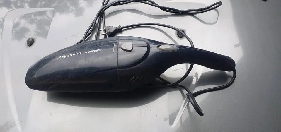 ASPIRADOR DE PÓ PORTÁTIL -220volts