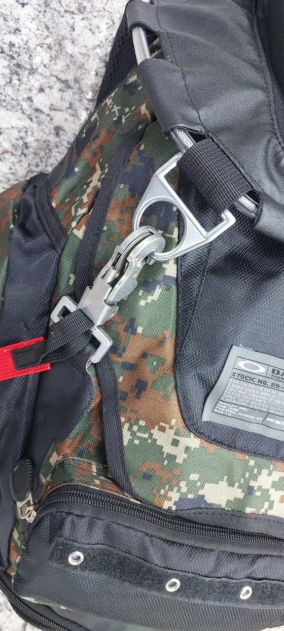 Mochila Oakley Kitchen Double Metal Camuflada Nova Original Sem Uso - Foto 6