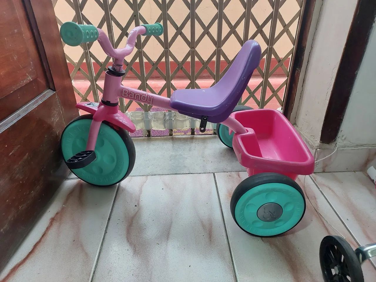 Triciclo Bandeirantes Rosa 