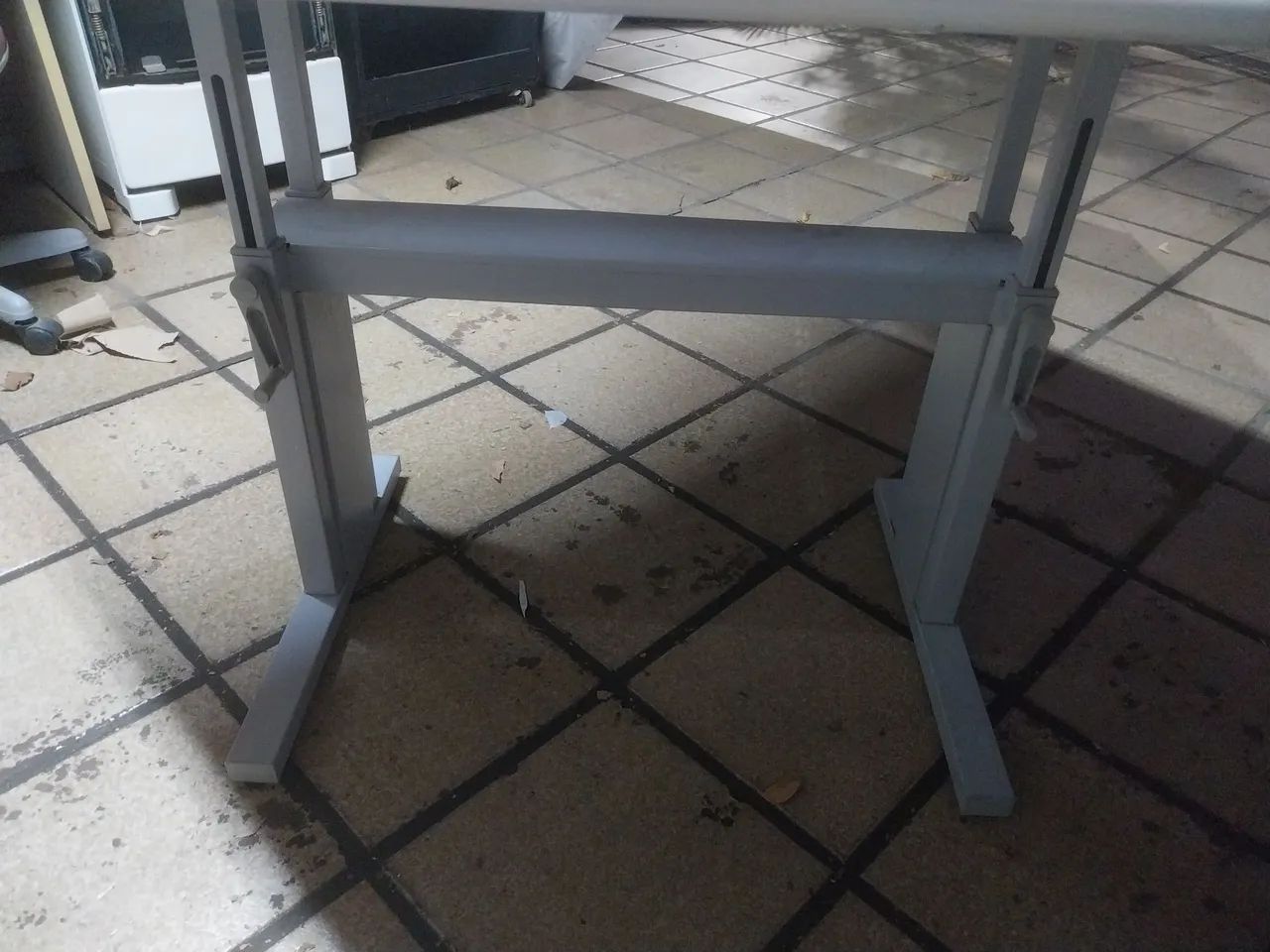 Mesa de escritório com regulagem  - Foto 3