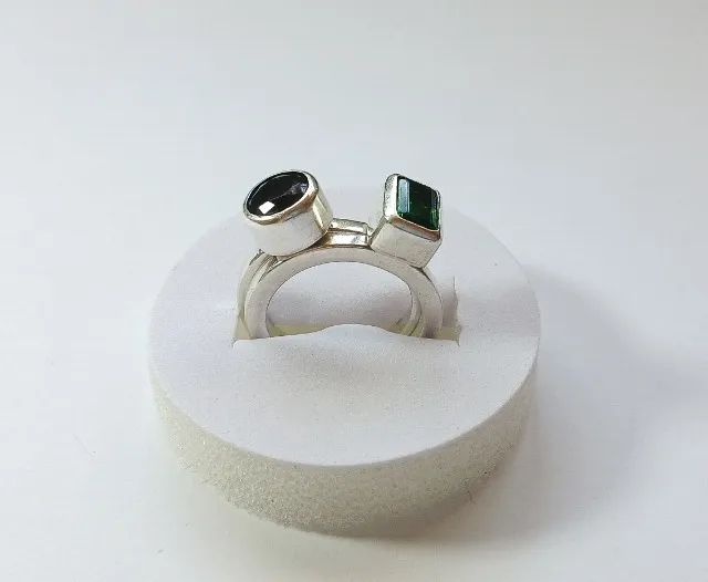 Conjunto de Aneis Prata 925 com Zirconia Verde. Tamanho 24 - Foto 4