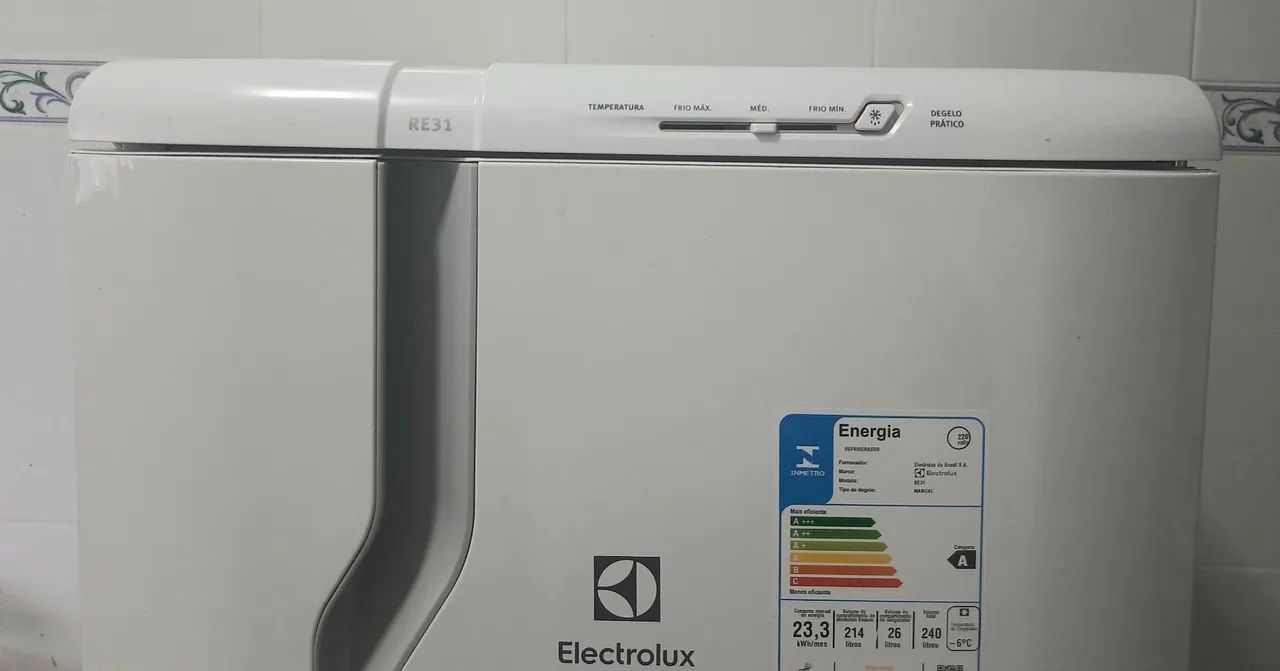 Geladeira/Refrigerador Electrolux RE31 - 240L - Branco - Foto 4