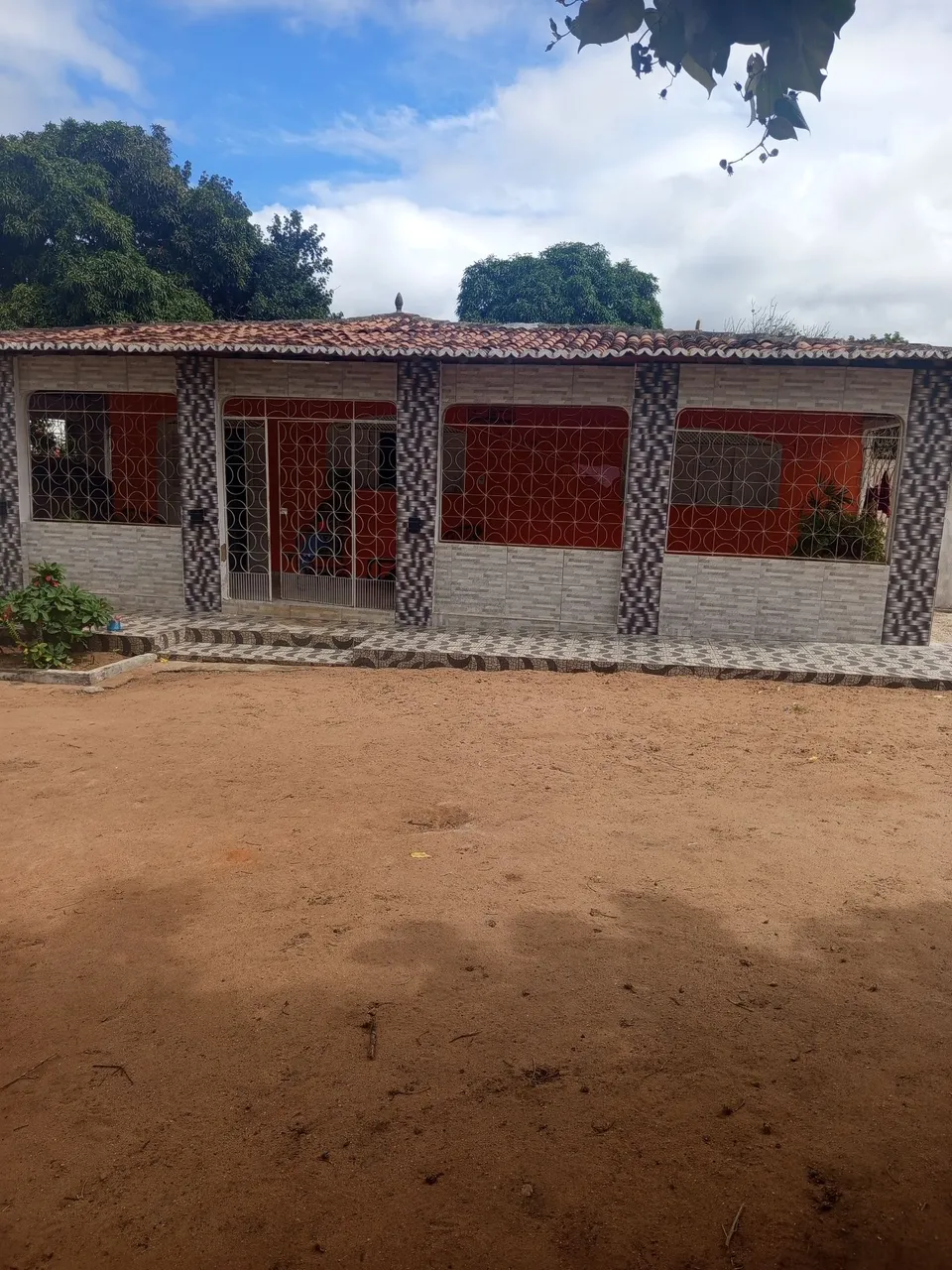 Granja pra vender ,dentro da cidade..Obs poder ser loteada.mais de 100 lotes 10×15.