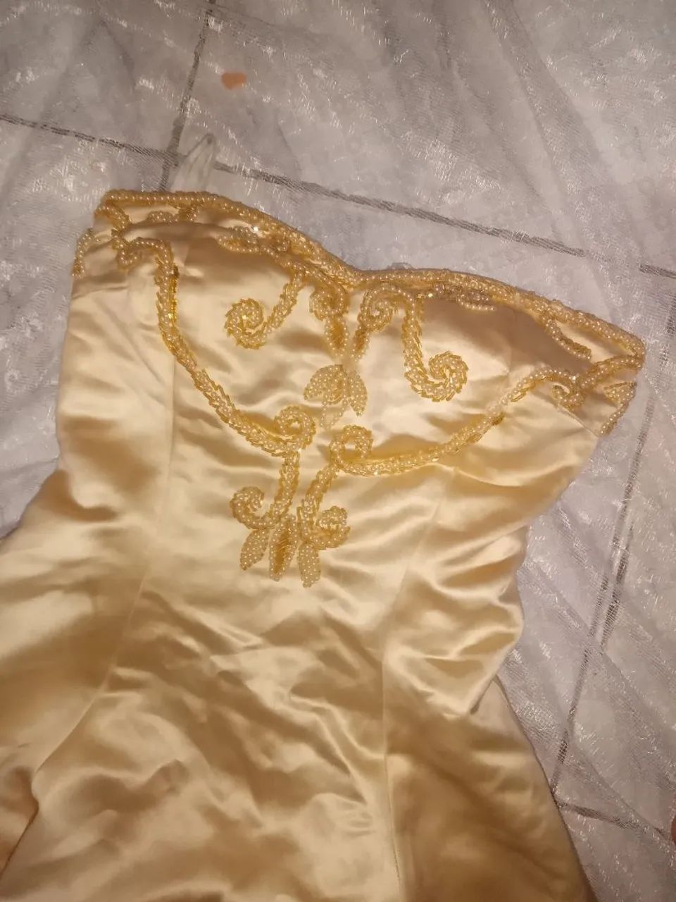 Vestido de festa dourado elegante-para alugar  - Foto 2