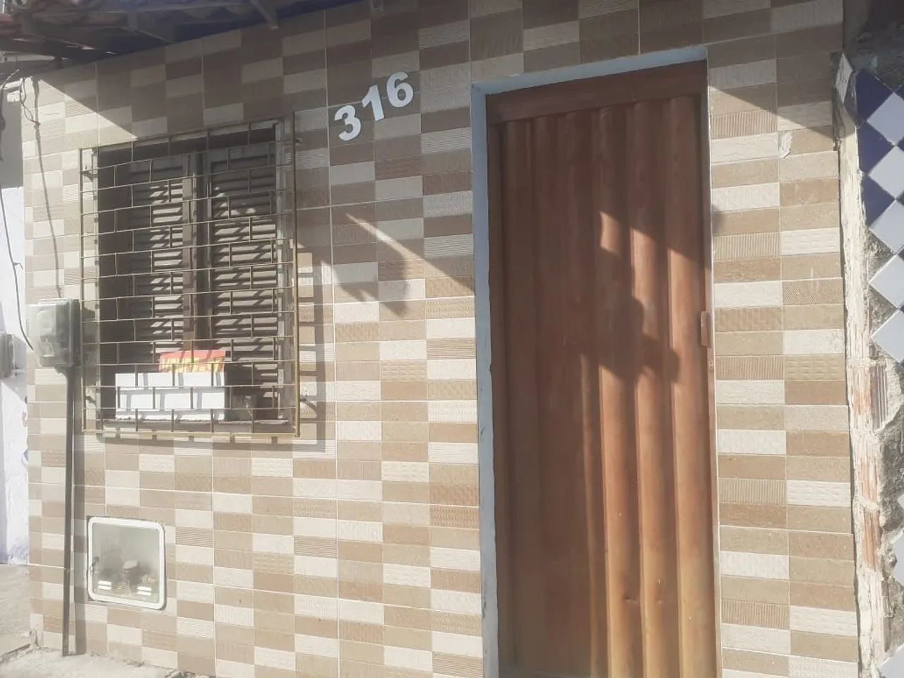 Casa com dois quartos dois banheiros 