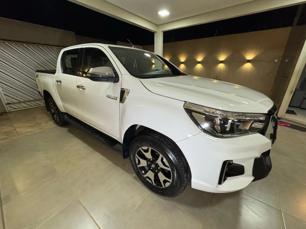 Hilux srx edição 50 anos apenas 51 mil km  