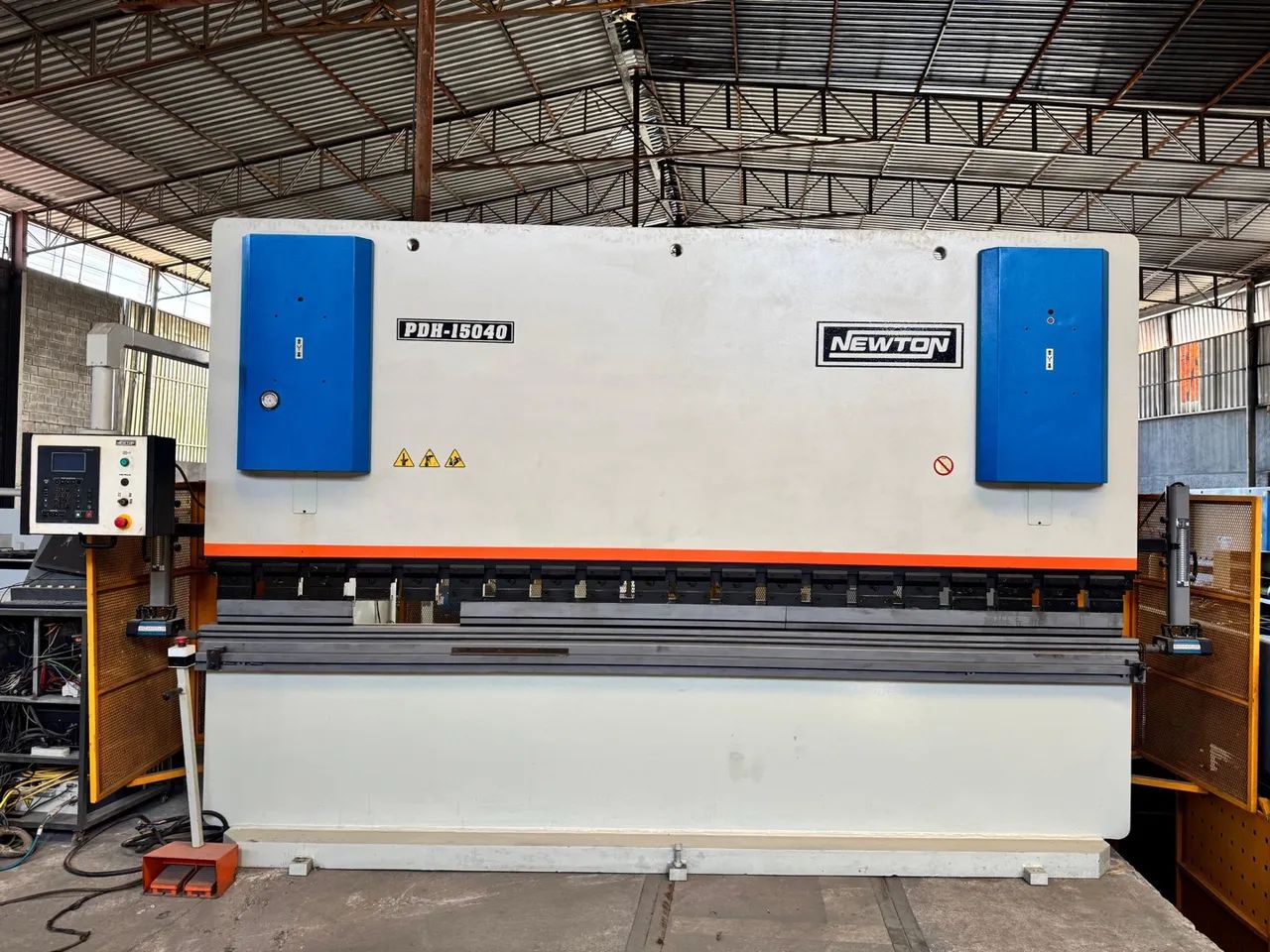 Dobradeira CNC Hidráulica Newton