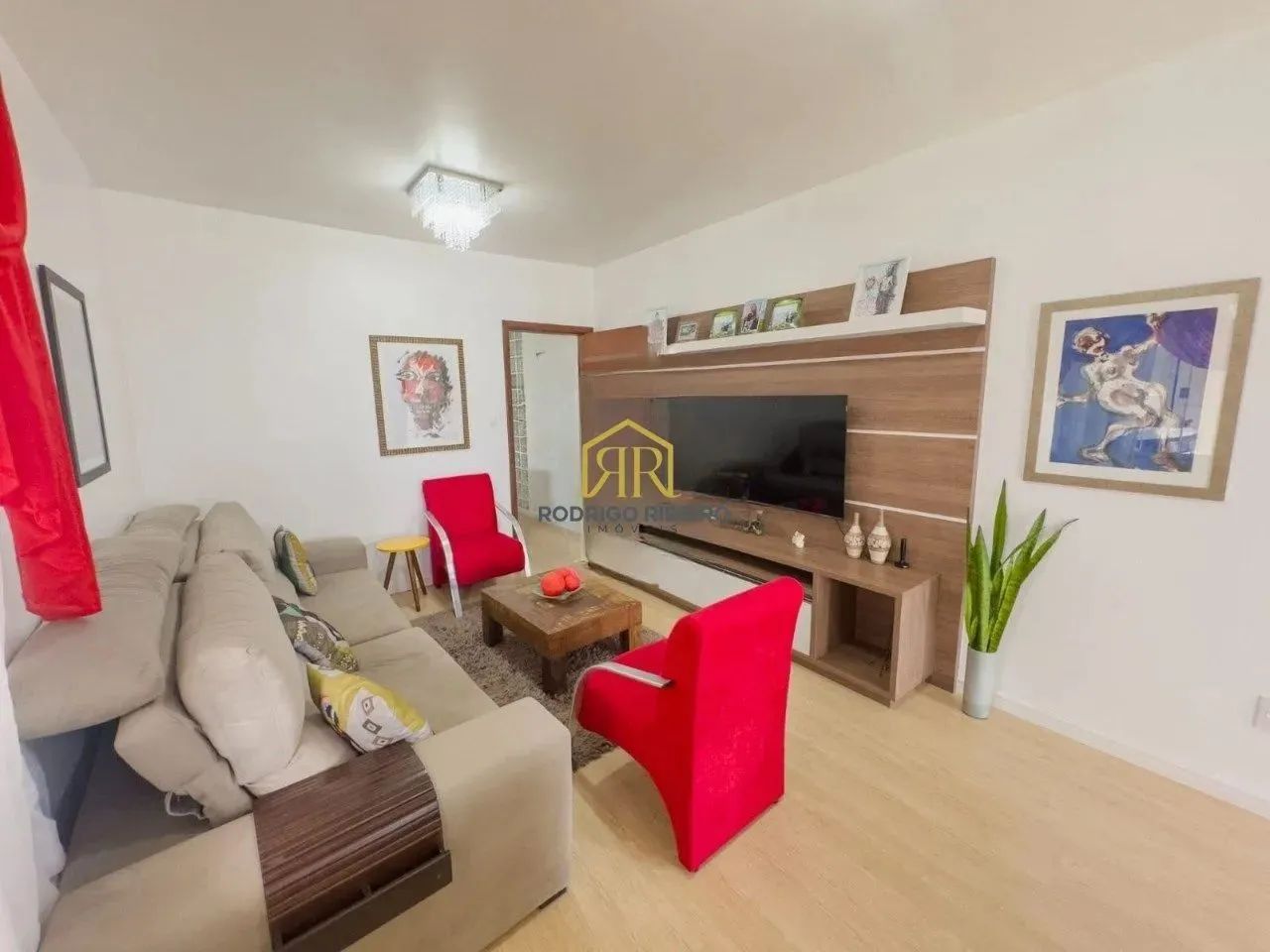 Casa ampla: 05 dormitórios e piscina na Carvoeira - Foto 4