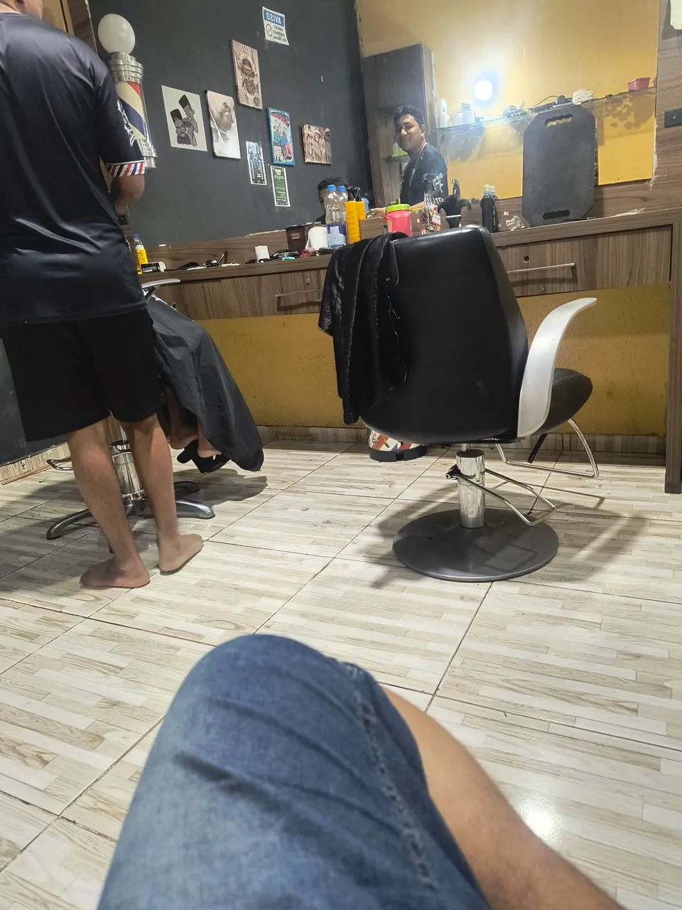 Preciso de barbeiro na área do Maracanã 