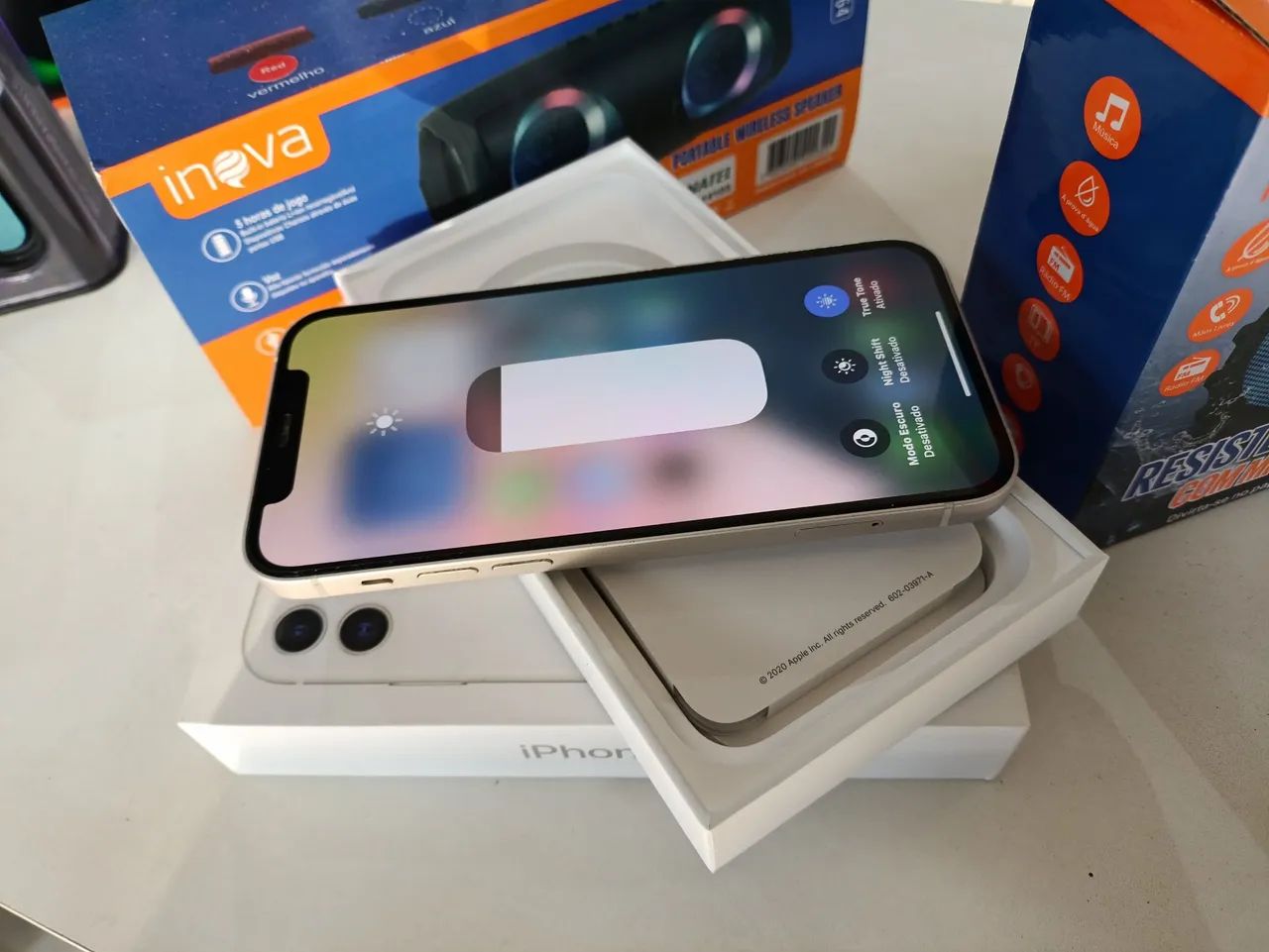 iPhone 12 64gb novinho bateria ?78%,capa , película,carregador  - Foto 4