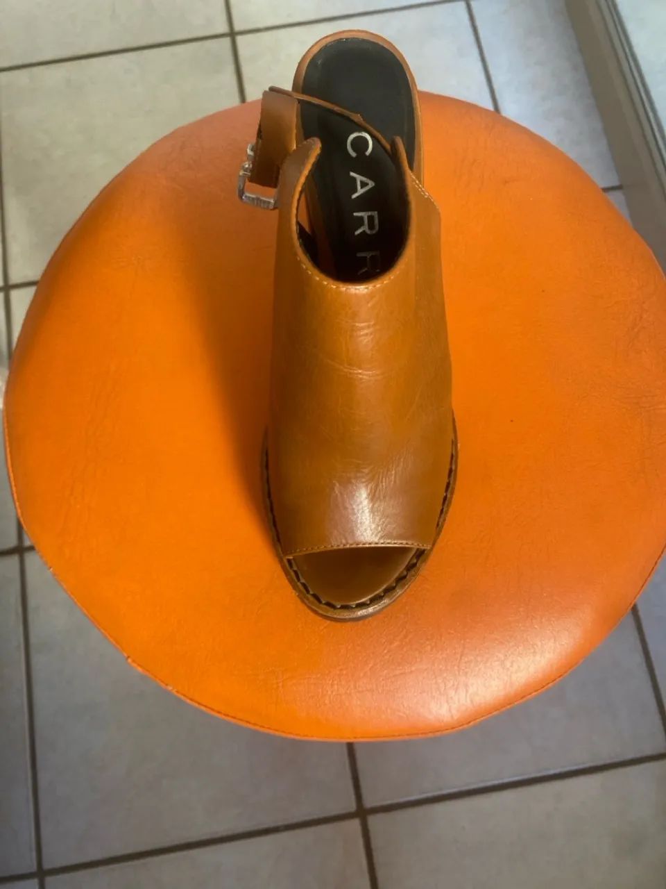 Sandália Ankle boot peep toe tratorada CARRANO marrom - Foto 3