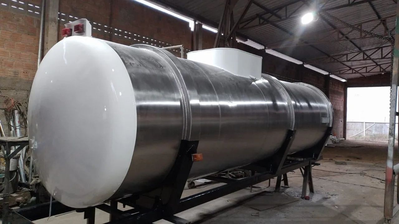 Tanque pipa inox de  10 mil litros água potável  pra caminhão  toco  - Foto 4