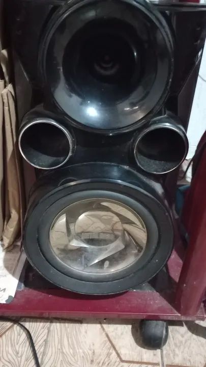 3 Caixa de Som LG com Woofer Potente