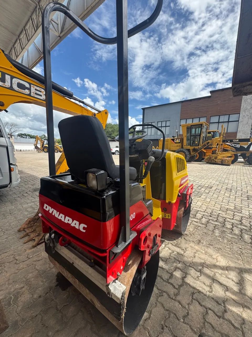 Mini Rolo Compactador Dynapac CC900 - Foto 3