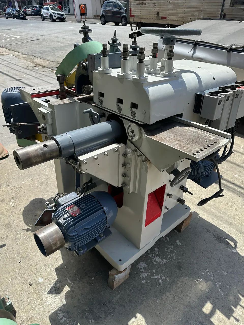 Plaina Moldureira Omil  - Foto 5