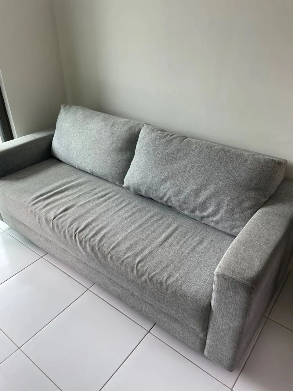 Sofá de 2 lugares cinza - Foto 2