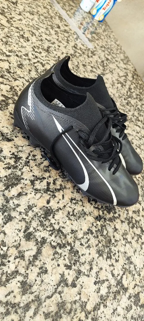Vendo Chuteiras Puma Ultra- Black Edition n40