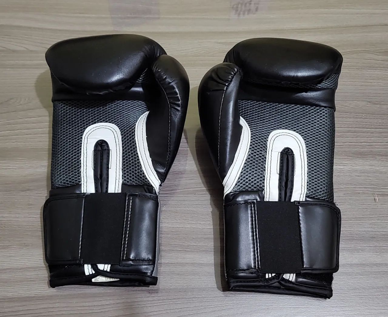Luva de boxe Everlast 14oz - Excelente!! - Foto 3