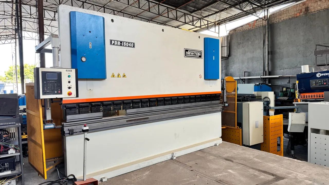 Dobradeira CNC Hidráulica Newton - Foto 2