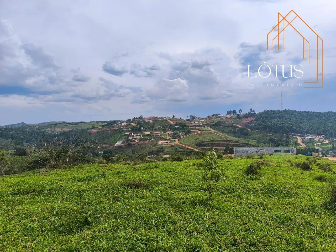 7E- SÓ EM IGARATÁ: TERRENÃO COM NATUREZA E LAZER!