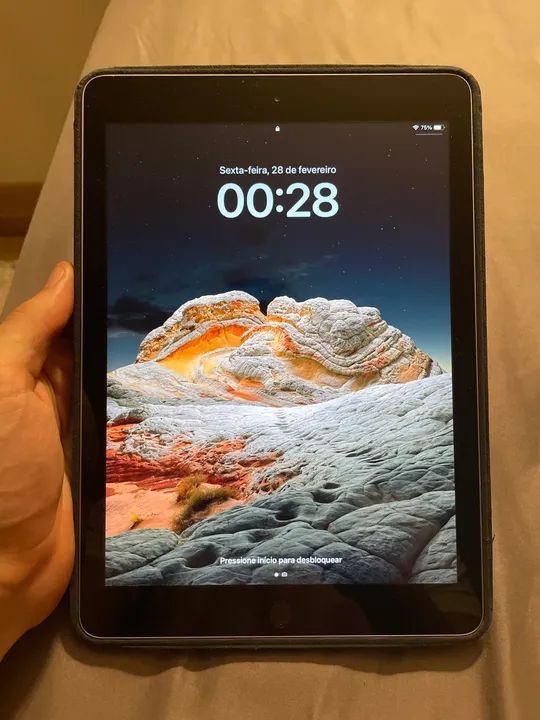 iPad 5 - 32GB - Wi-Fi - Cinza Espacial