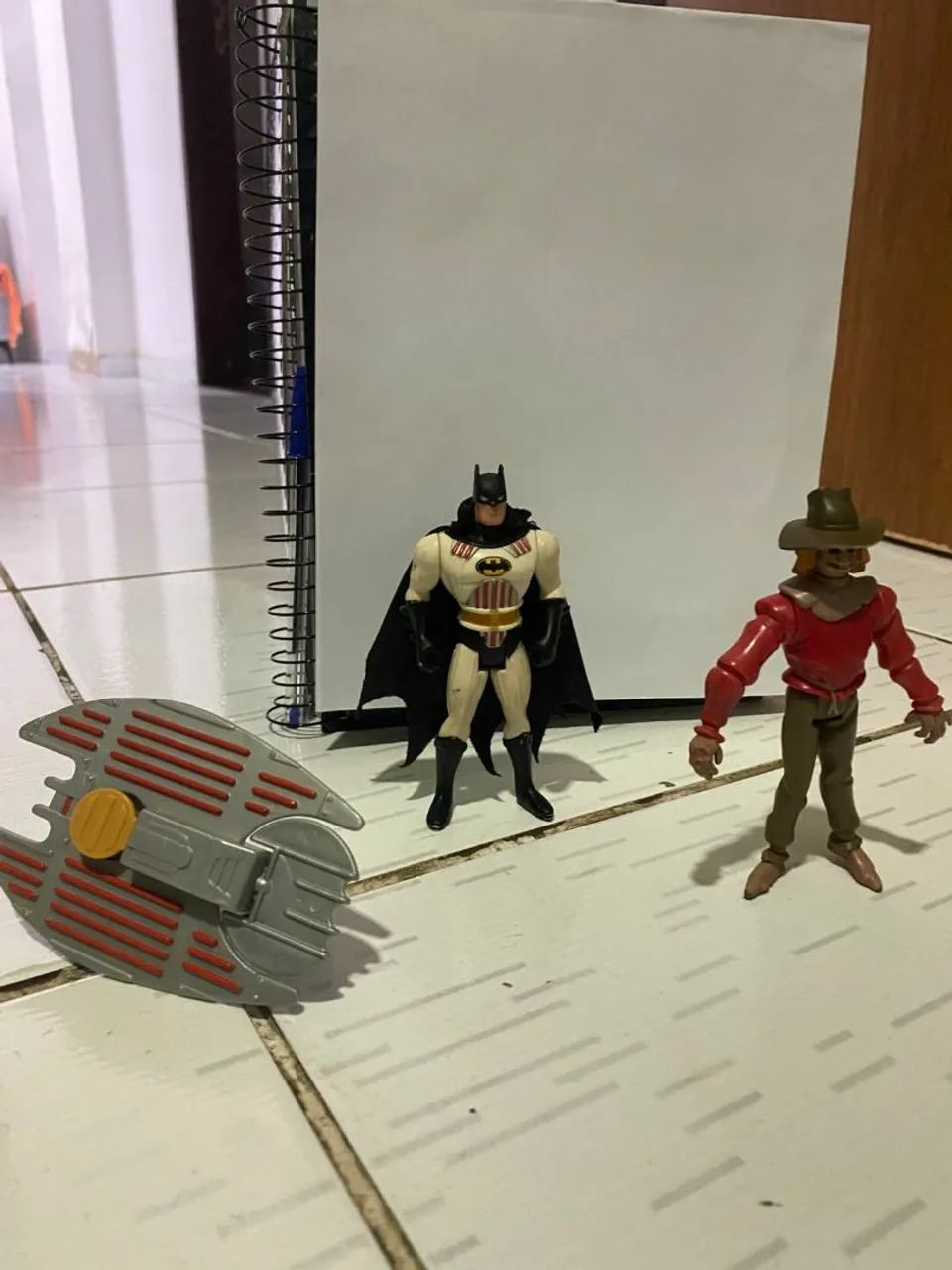 Action Figures Batman e Espantalho - Foto 2