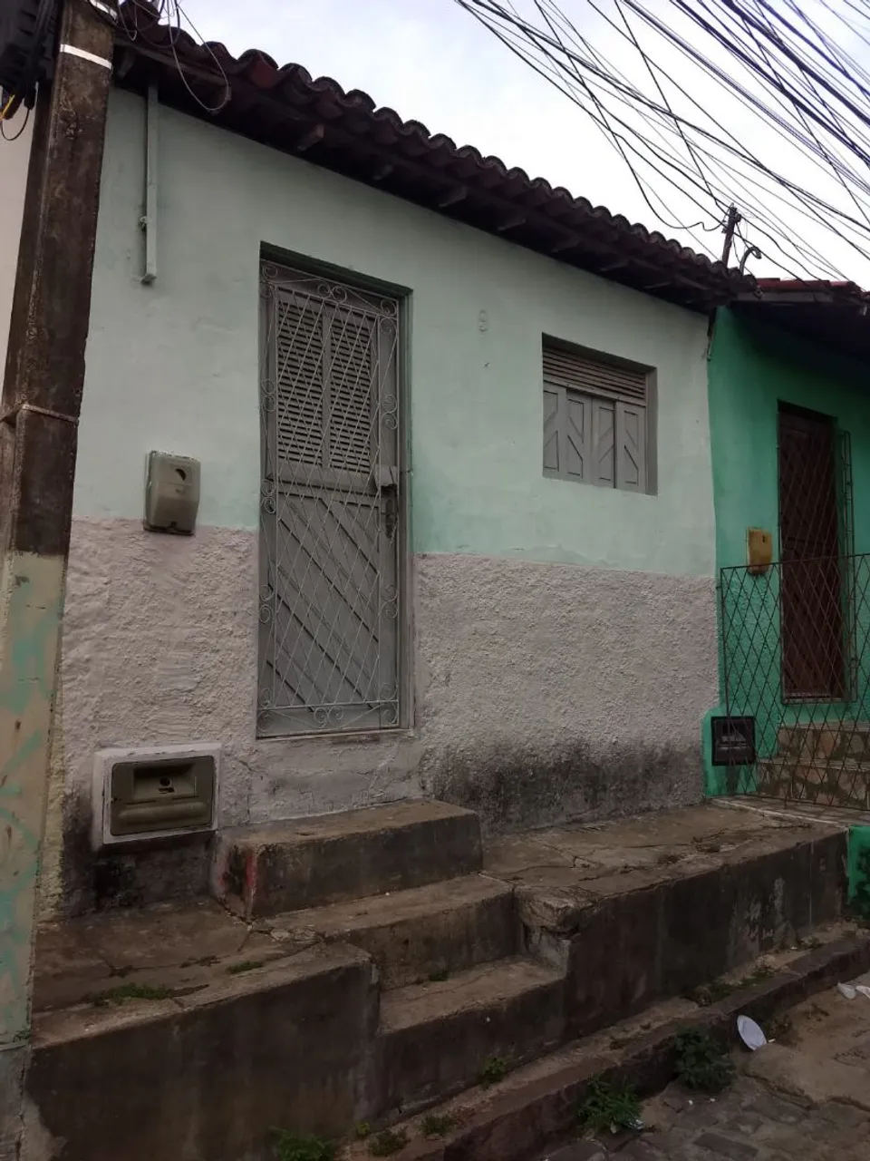 Vende-se casa.