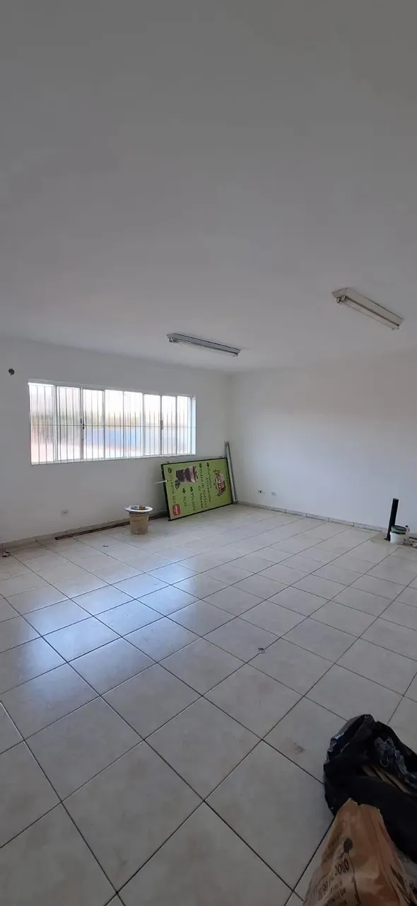 SALAS COMERCIAIS COM 25, 30, 40MTS NA PRIMEIRA QUADRA DO BOSQUE ESQUINA AV ANDROMEDA COM A