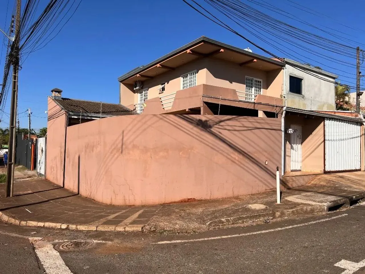 Sobrado com 3 dormitórios à venda, 120 m² por R$ 370.000 - Belleville - Londrina/PR