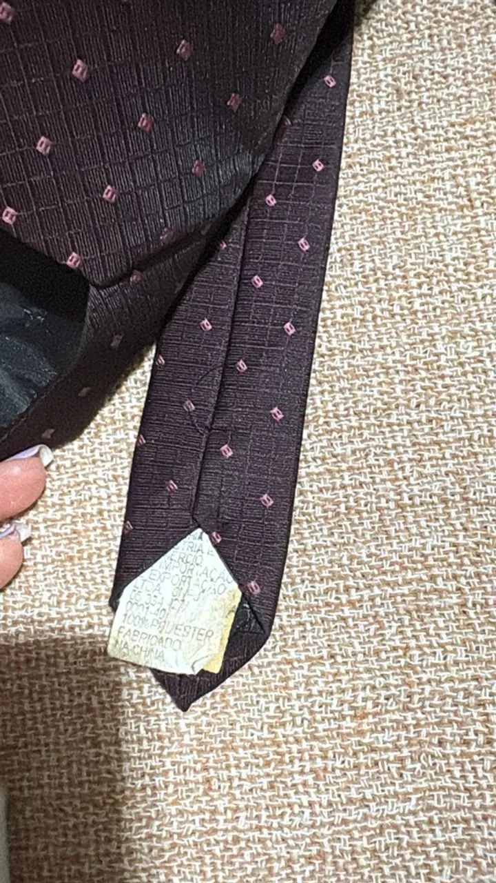 Gravata vinho com pontos rosa Marca: TNG  - Foto 2