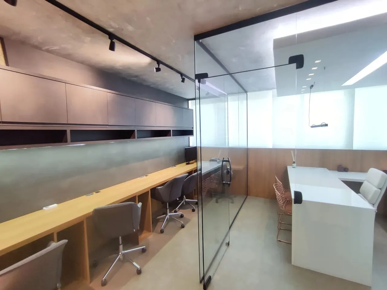 Sala comercial à venda com 33m² em Jardim Camburi - Vitória - ES